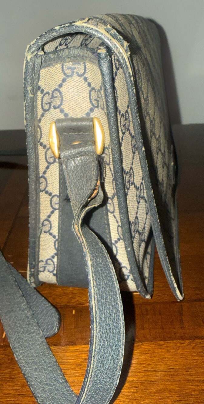 Authentic Vintage Gucci GG Supreme Crossbody Bag Navy Blue Monogram Canvas - Picture 3 of 11